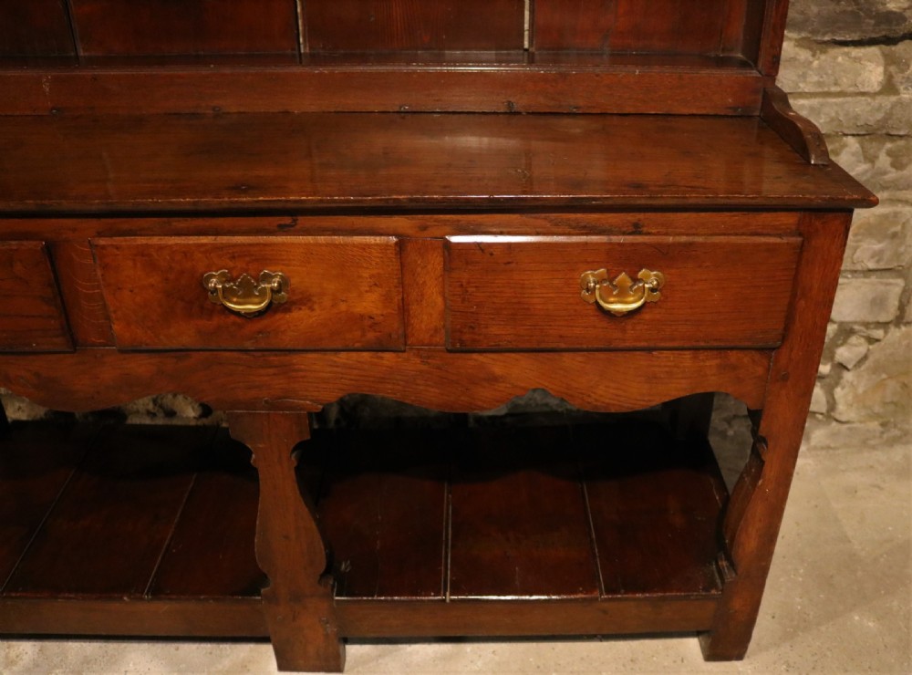 Small Welsh Oak Dresser with Potboard Base, circa 1770 View XII