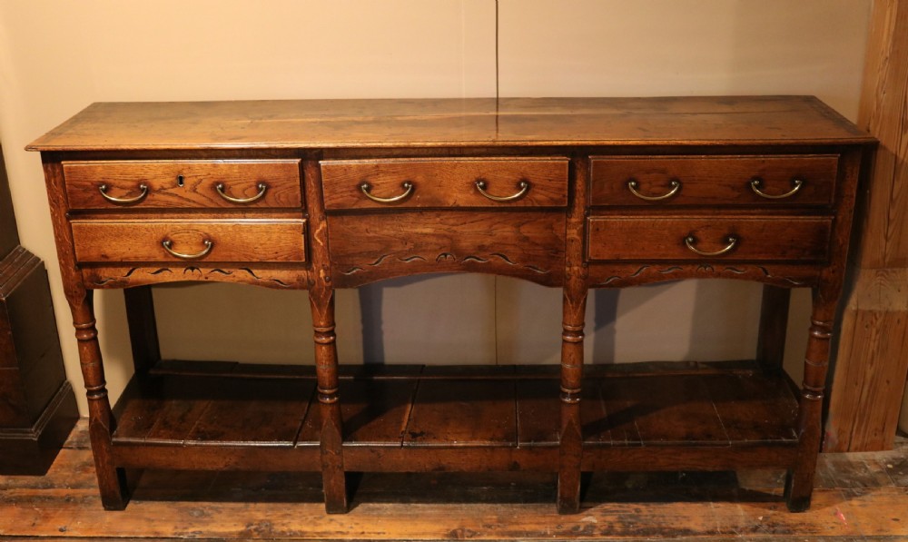 Elegant Welsh Oak Potboard Dresser Base, circa1760