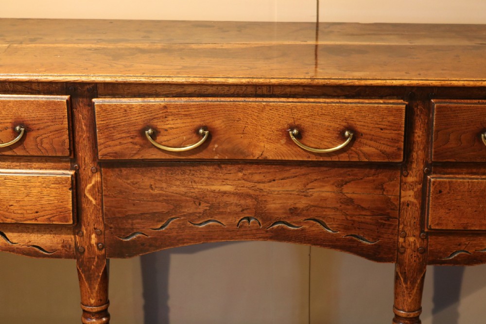 Elegant Welsh Oak Potboard Dresser Base, circa1760 View IV