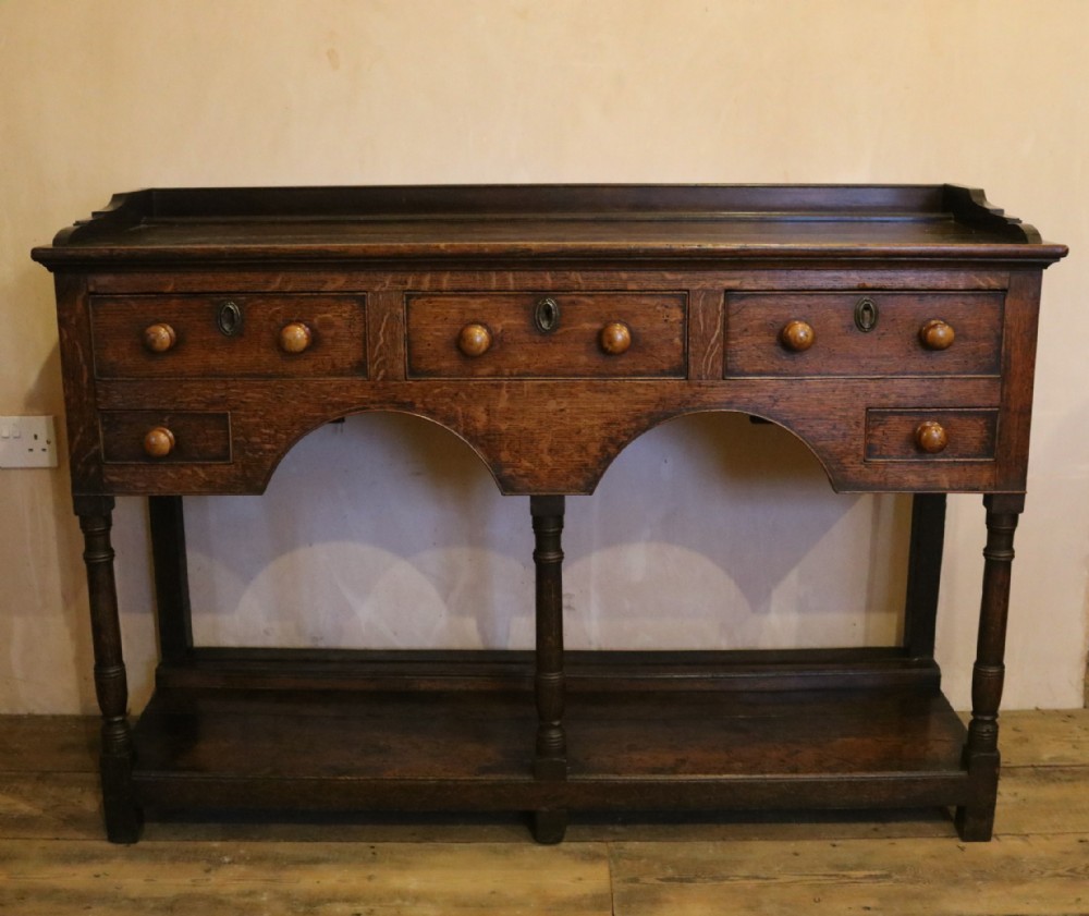 Small Welsh Oak Dresser with Potboard, circa 1800