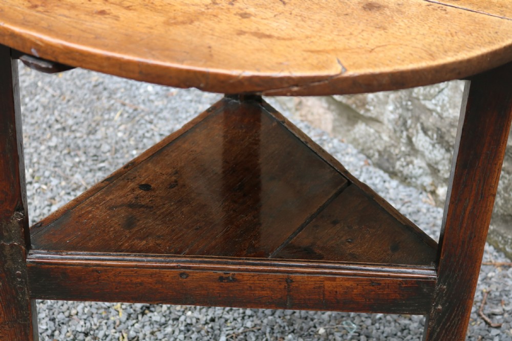 Georgian Welsh Oak Circular Cricket Table, circa1760 View XIV