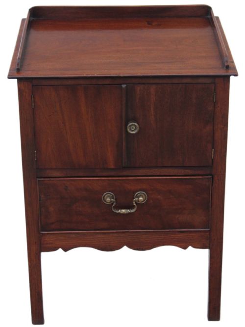 Georgian Mahogany Bedside Cupboard Table Cabinet Commode