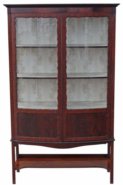 Edwardian Mahogany Bow Front Display Cabinet