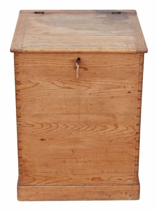 fig 1. Georgian Pine coffer blanket box chest