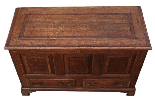 fig 1. George III C1770 crossbanded oak mule chest coffer blanket box