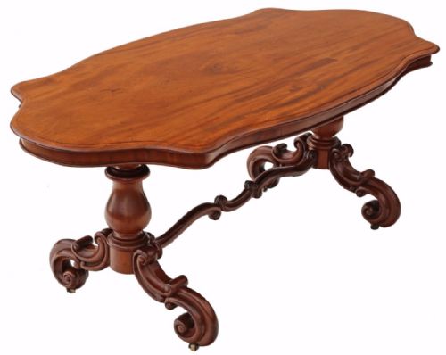 Victorian Mahogany Serpentine Centre Loo Table
