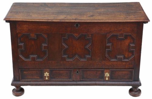 Georgian 18th Century Oak Coffer or Mule Chest