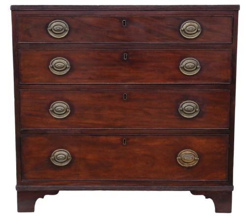 Georgian Mahogany Bachelor's Chest of Drawers