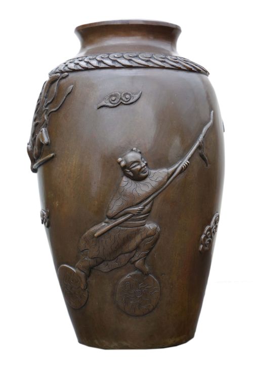 fig 1. Japanese Meiji period bronze vase