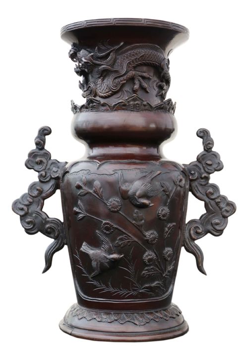 fig 1. Japanese bronze vase early Meiji period