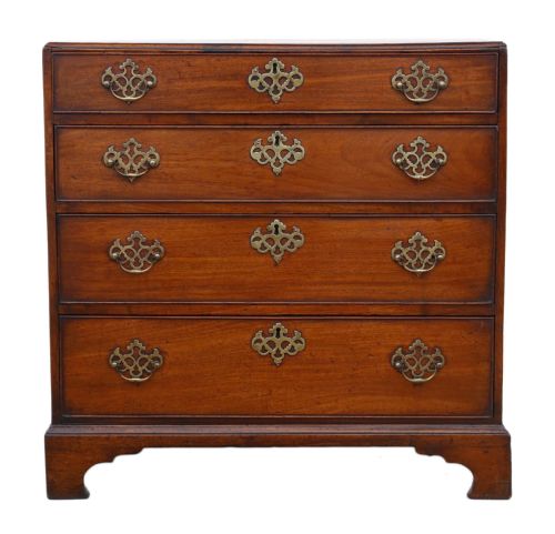 Georgian Mahogany Chest of Drawers