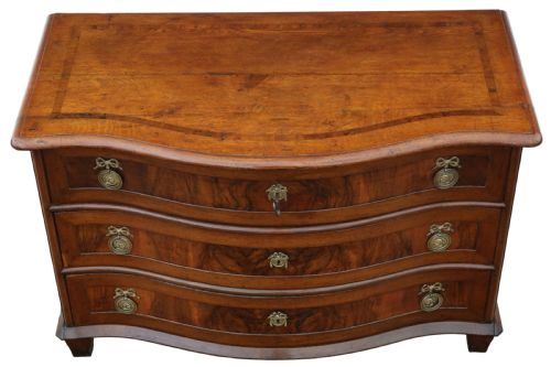 ANTIQUE LARGE 18TH CENTURY CONTINENTAL OAK AND WALNUT SERPENTINE CHEST OF DRAWERS FINE QUALITY - ADDITIONAL PHOTO 1
