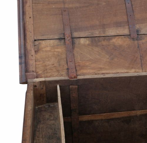 ANTIQUE LARGE 18TH CENTURY EUROPEAN OAK COFFER FINE QUALITY - ADDITIONAL PHOTO 8