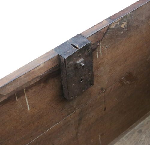 ANTIQUE LARGE 18TH CENTURY EUROPEAN OAK COFFER FINE QUALITY - ADDITIONAL PHOTO 10