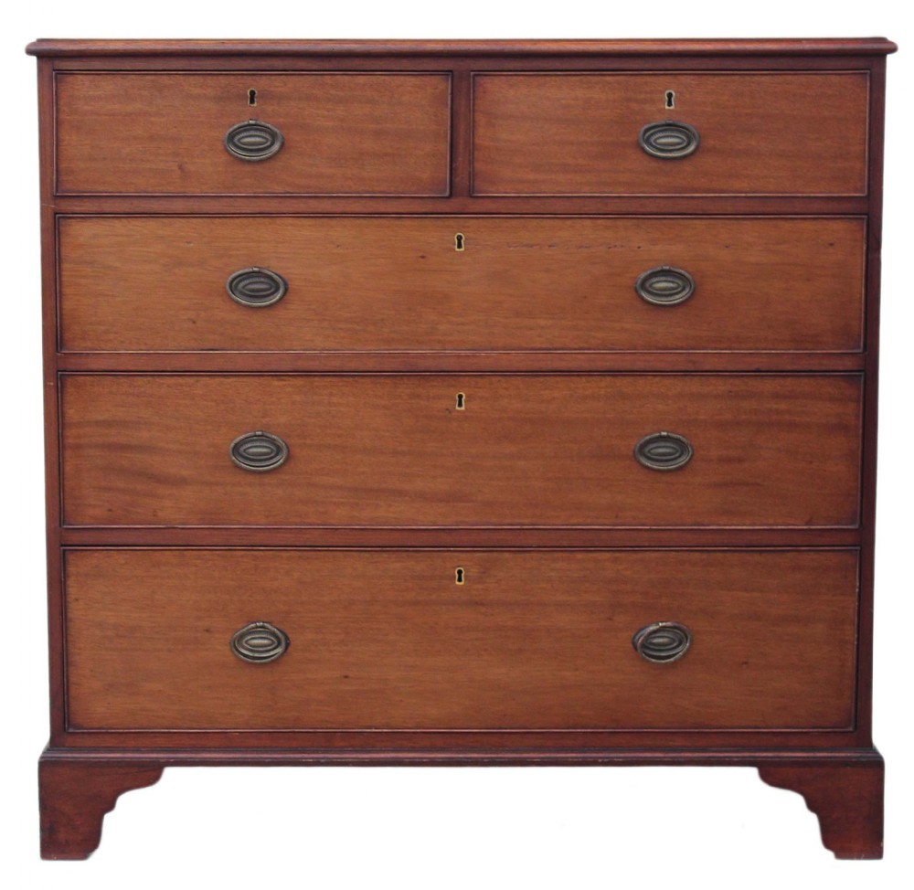 Georgian mahogany chest of drawers