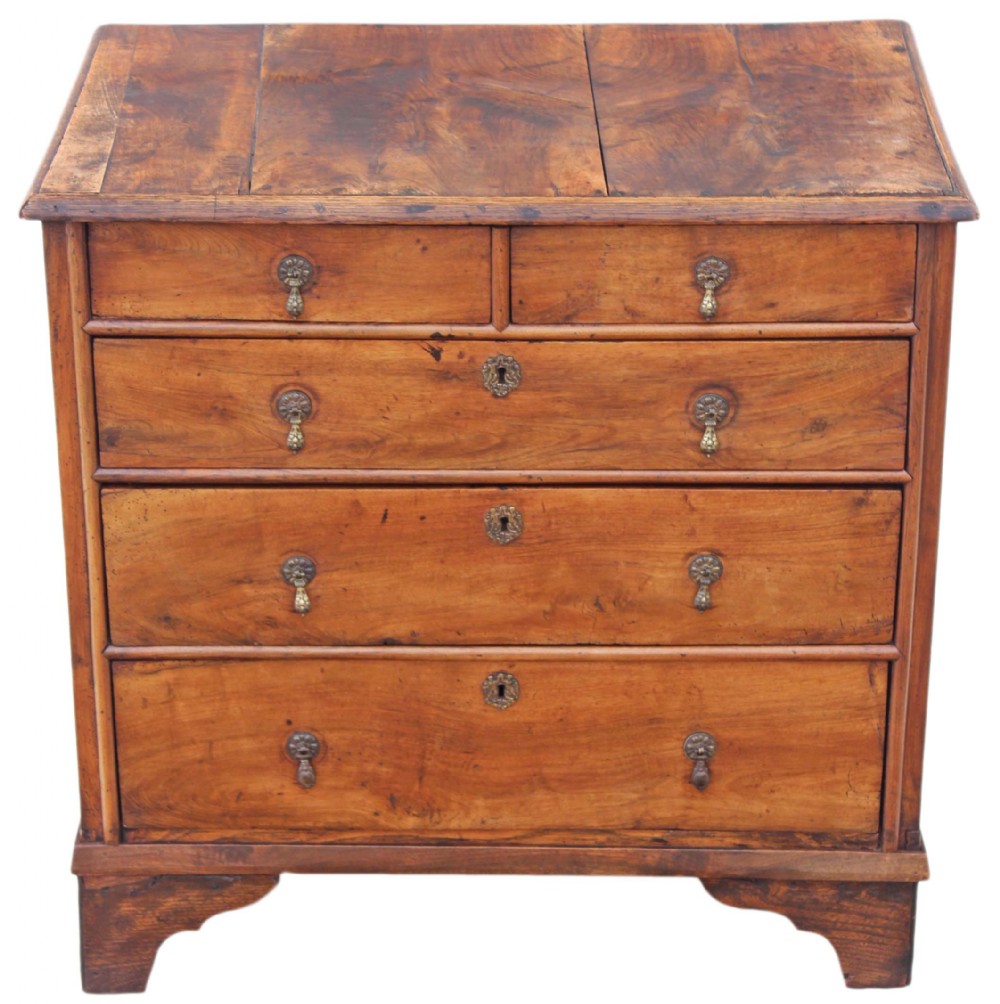 Small Georgian elm and walnut chest of drawers 
