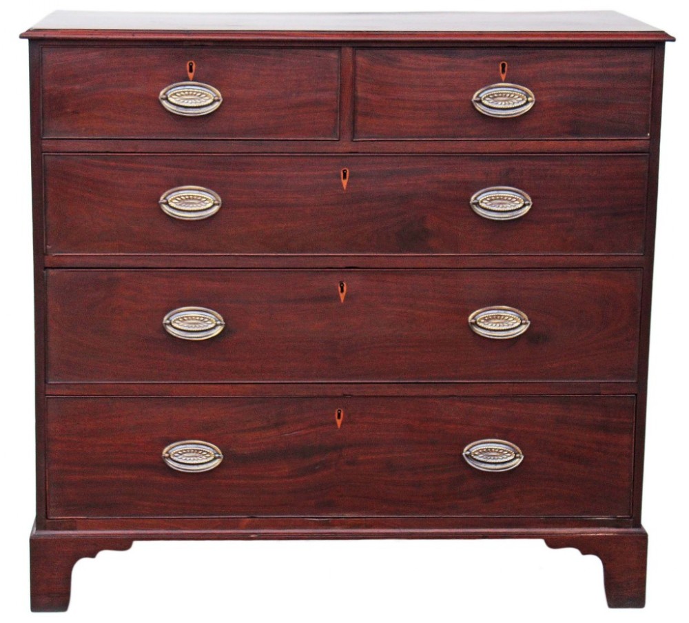 Georgian mahogany chest of drawers