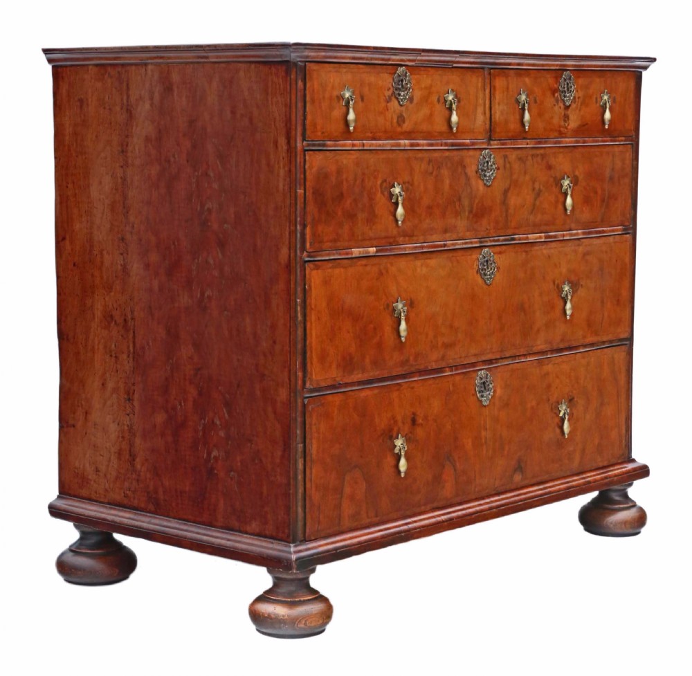 William & Mary walnut chest of drawers View VIII