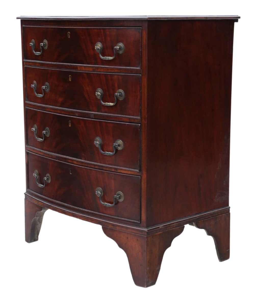 Small mahogany chest of drawers View V