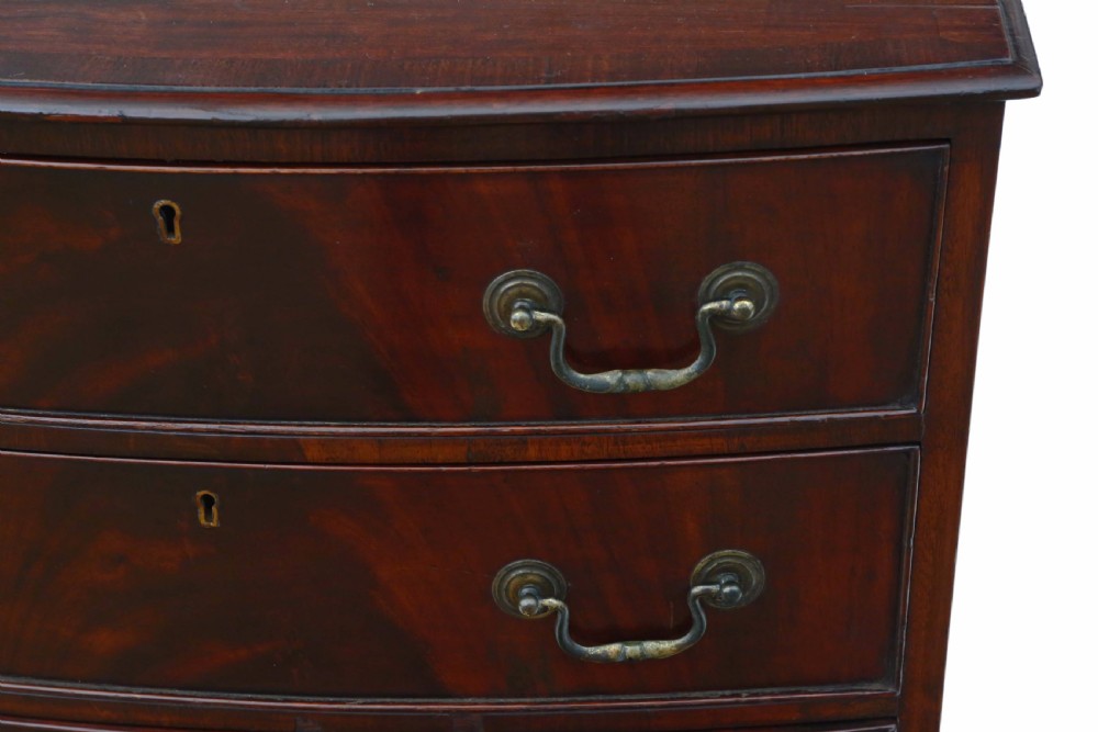 Small mahogany chest of drawers View VII