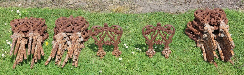 Set of 17 cast iron lawn edgings View II