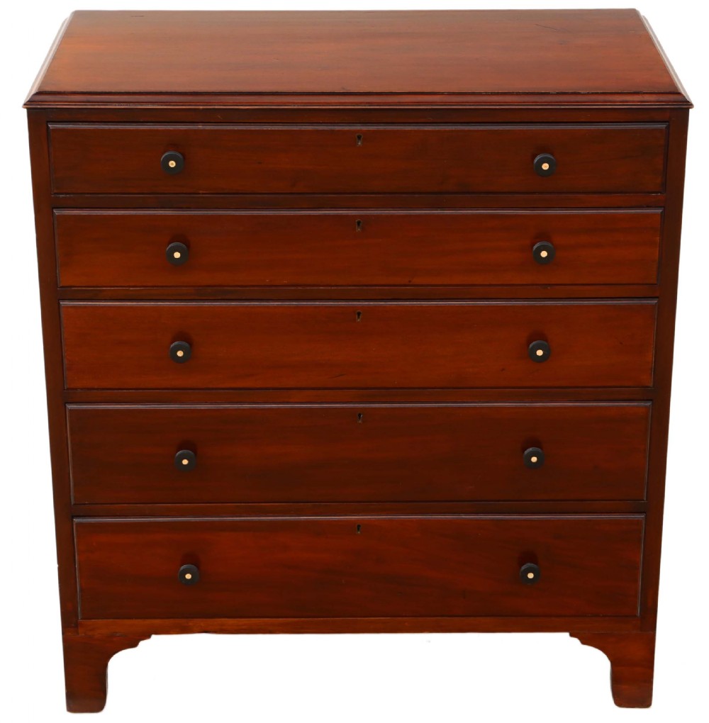 Mahogany chest of drawers