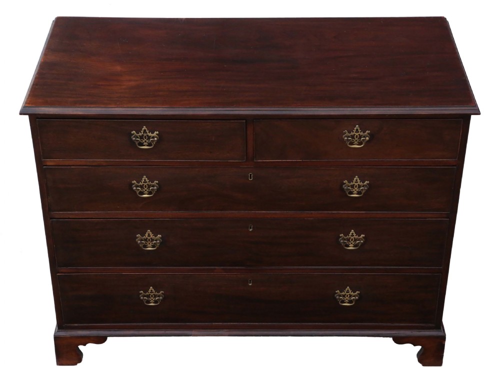 Georgian mahogany chest of drawers View II