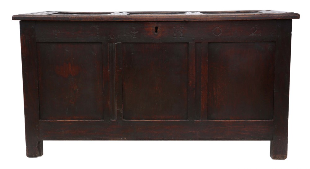 18th Century oak coffer View II