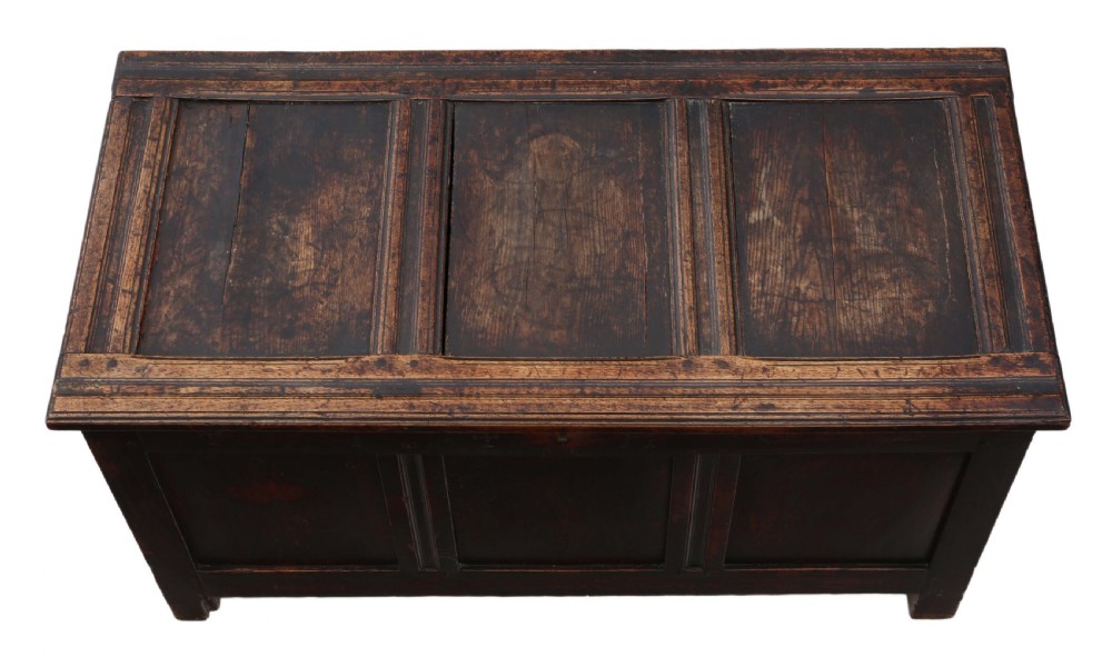 18th Century oak coffer View III