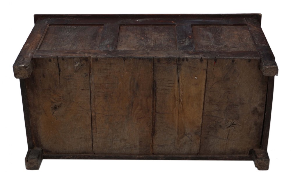18th Century oak coffer View VII