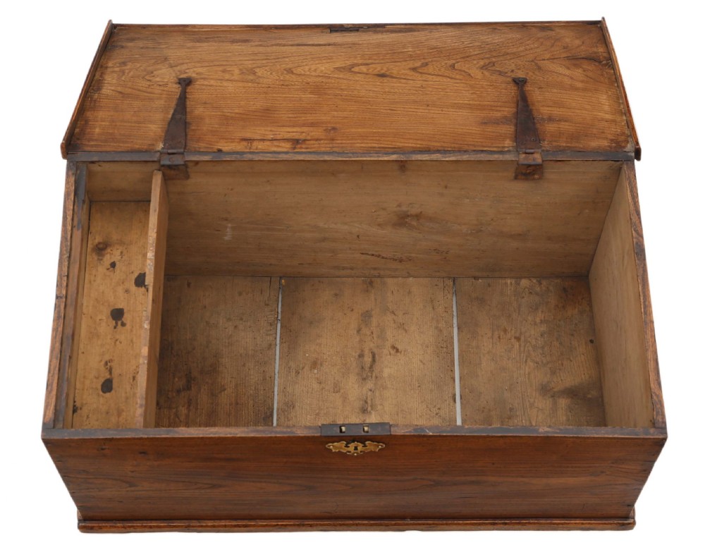 18th Century elm coffer View IV