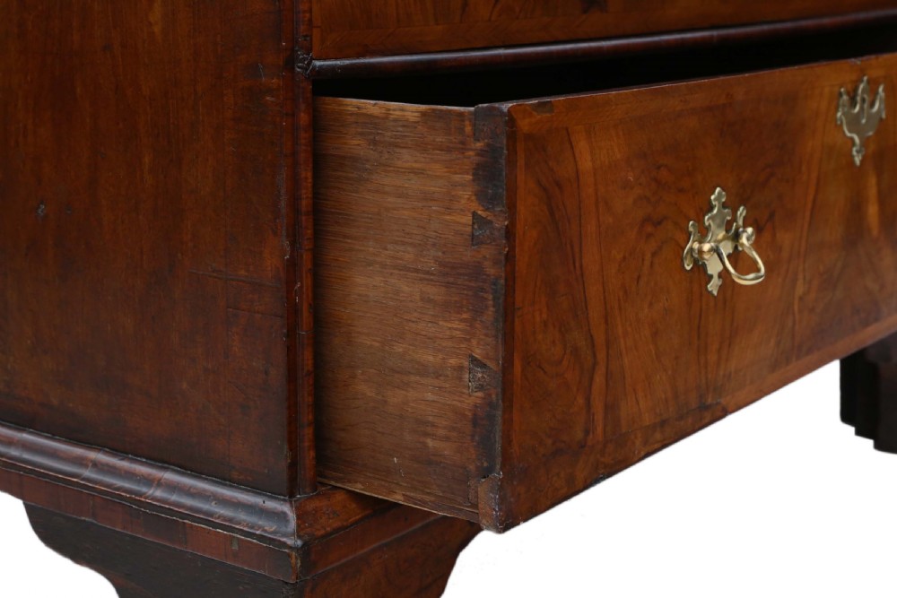 Georgian crossbanded walnut chest of drawers View VII
