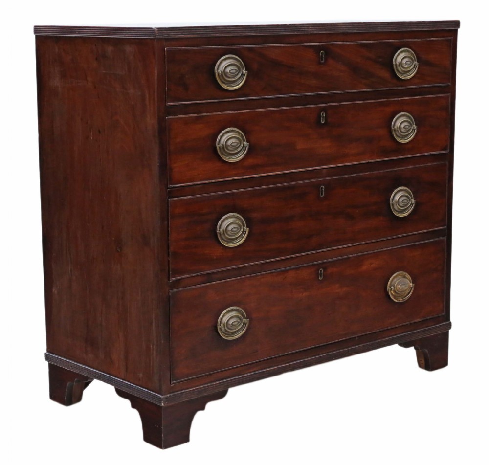 Georgian mahogany bachelor's chest of drawers View V