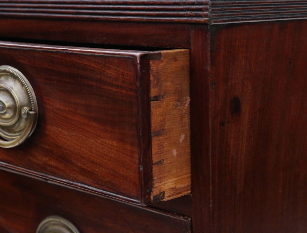 Georgian mahogany bachelor's chest of drawers View VI