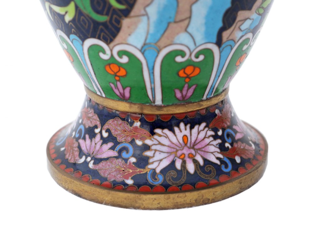 Large early-20th Century Oriental cloisonne vase View VII