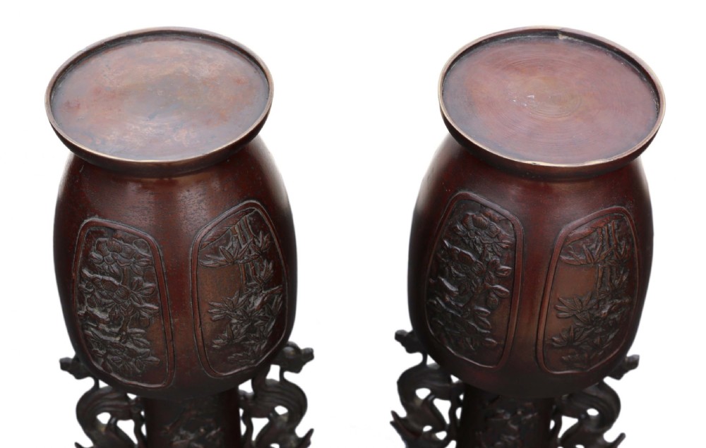 Large pair of Japanese bronze vases Meiji period  View VI