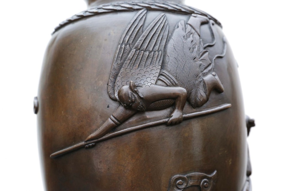 Japanese Meiji period bronze vase View VI