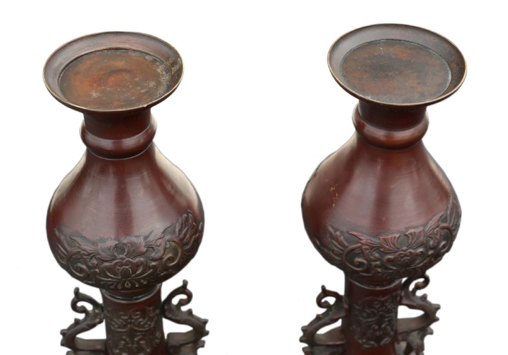 Pair of Japanese bronze vases Meiji period View IV