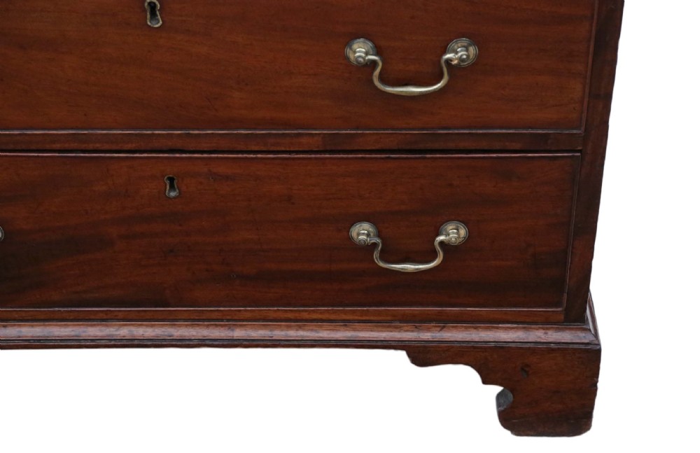 Georgian mahogany chest of drawers View VI