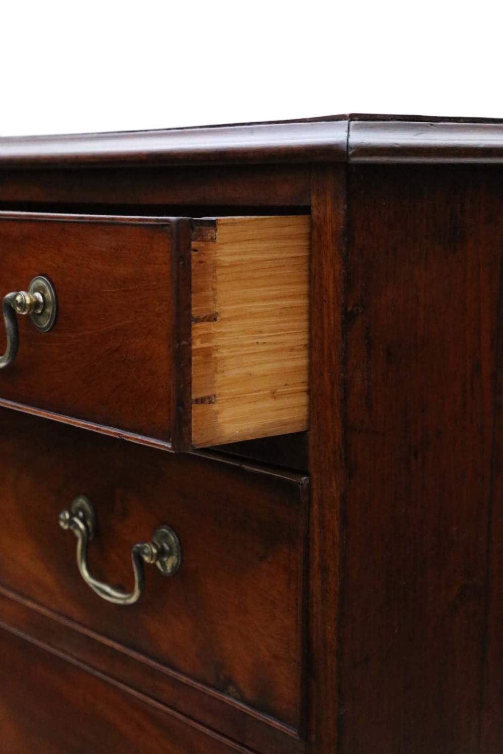 Georgian mahogany chest of drawers View VIII