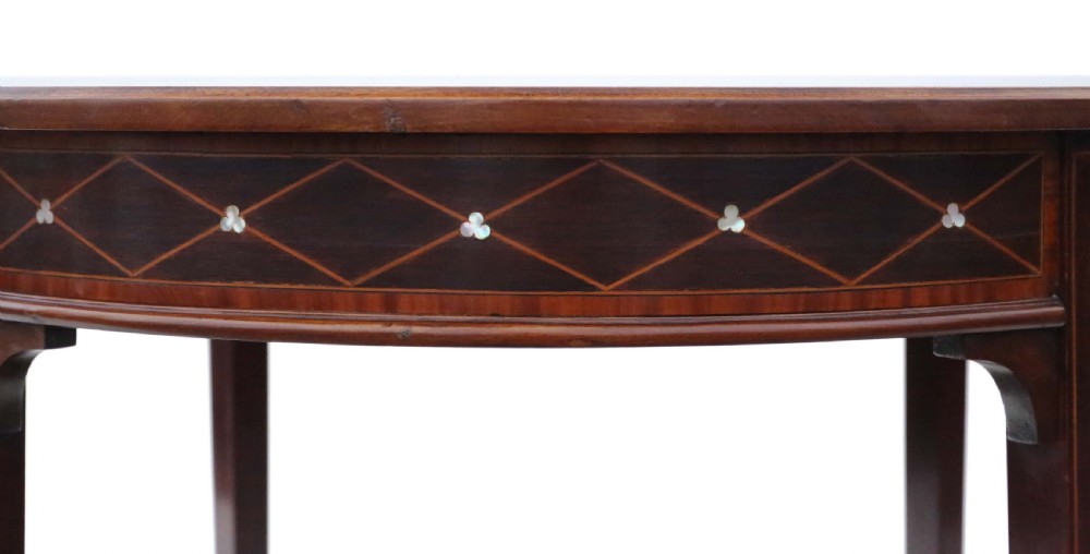 Victorian inlaid mahogany circular table View III
