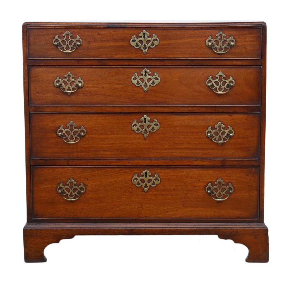 Georgian mahogany chest of drawers