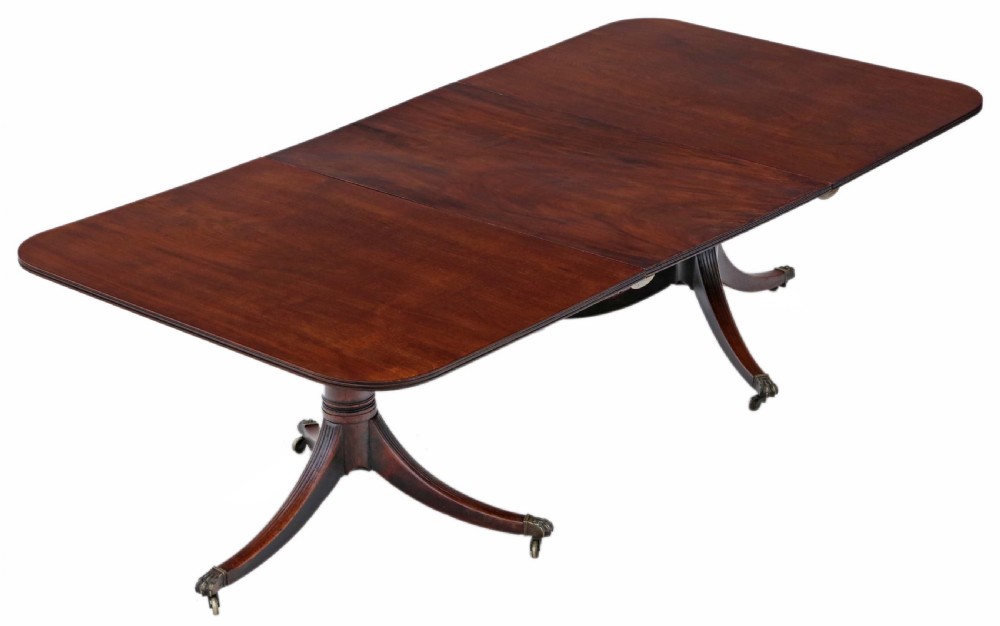 Georgian mahogany extending pedestal dining table