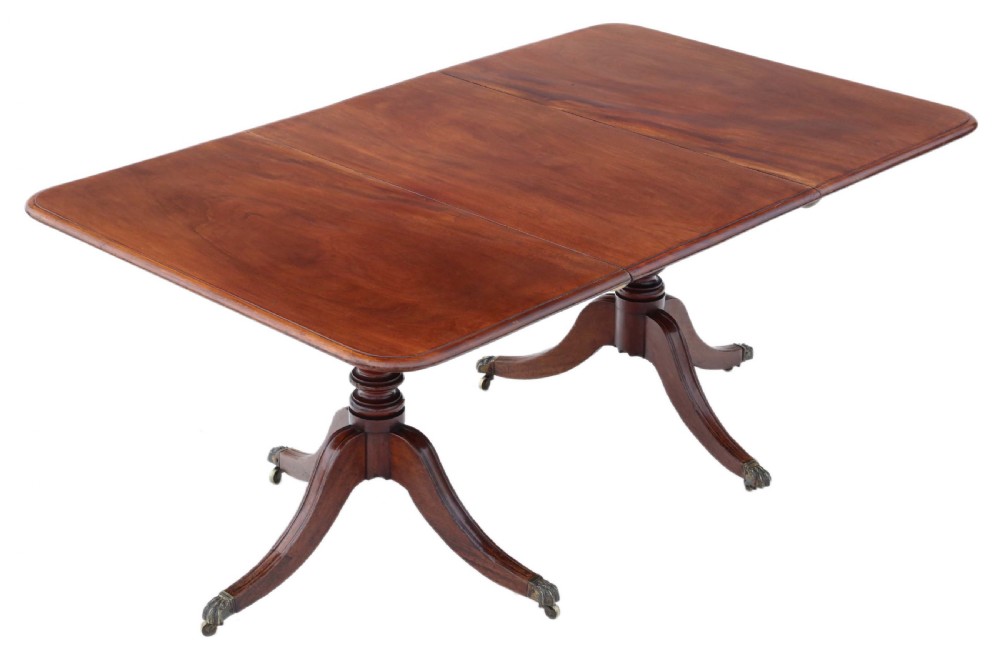 Georgian mahogany extending pedestal dining table 