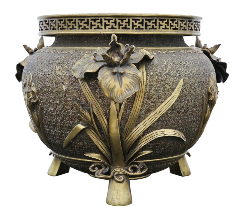 Oriental Japanese bronze Jardiniere Meiji Period View V