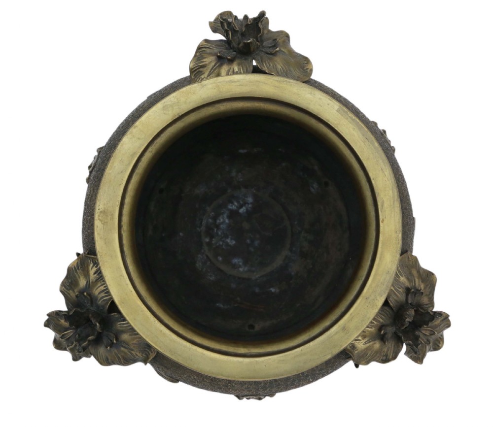 Oriental Japanese bronze Jardiniere Meiji Period View VII