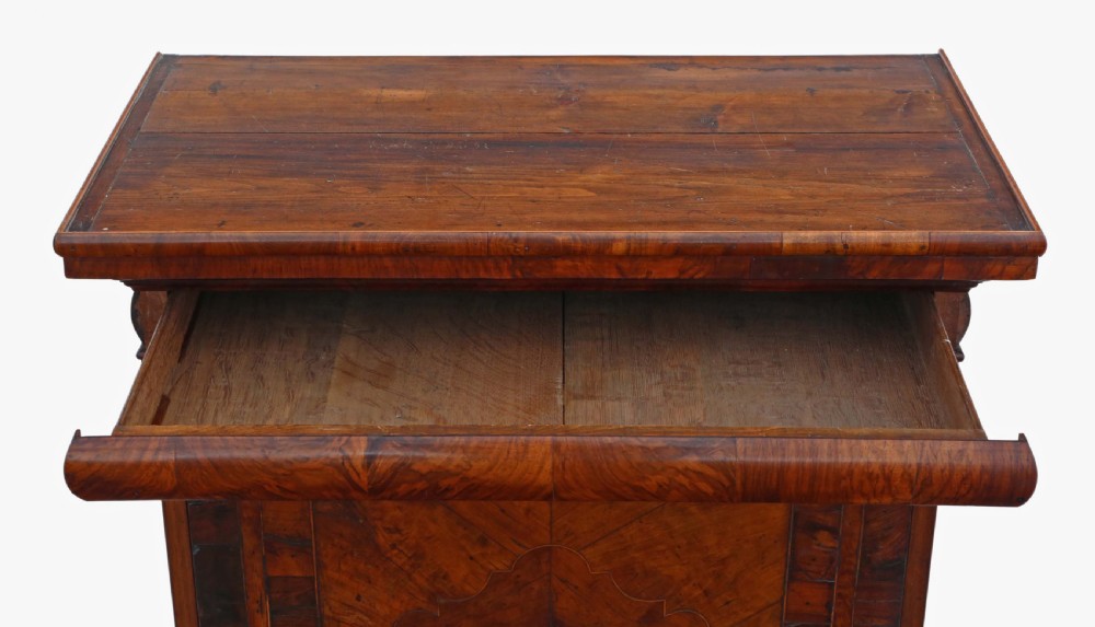 Queen Anne early 18th Century inlaid burr walnut escritoire desk View VII