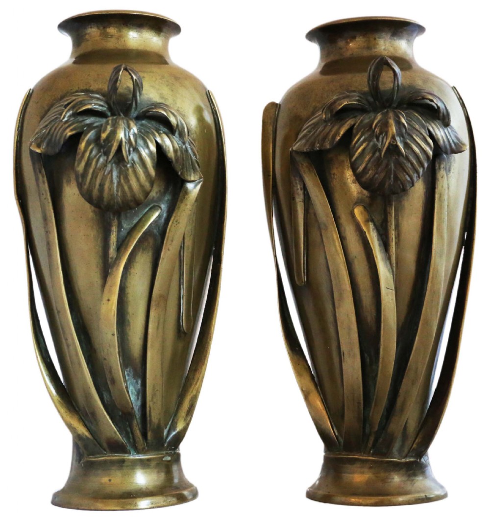 Large pair of Japanese bronze vases Meiji Period