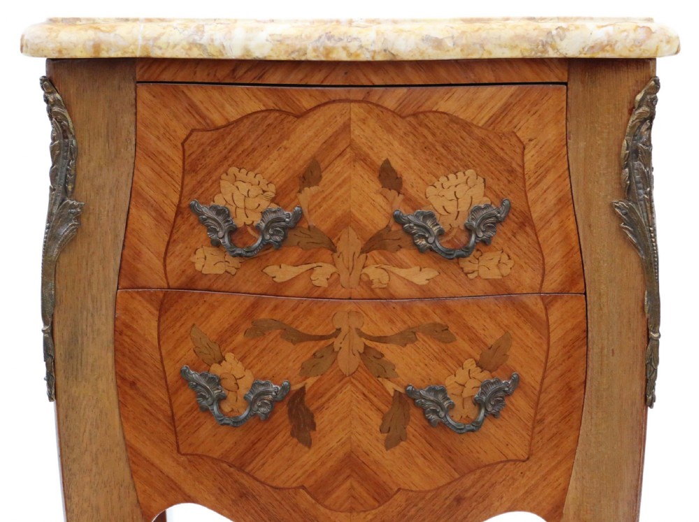 ANTIQUE FINE QUALITY PAIR OF FRENCH MARQUETRY BEDSIDE TABLES  View V