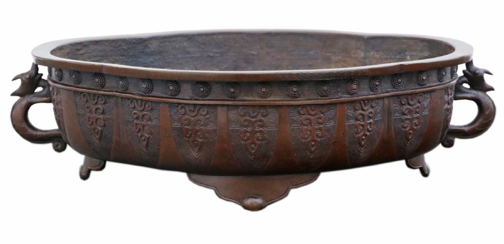 Antique Oriental Japanese large fine quality shaped bronze jardinière Meiji Period C1900 Suiban Ikebana View III